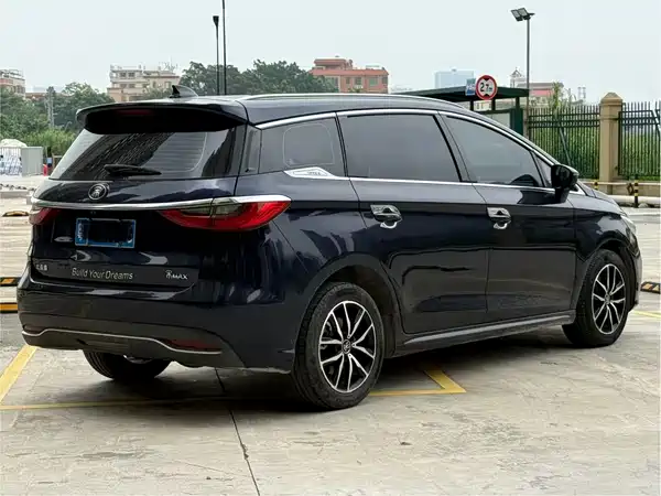 BYD Song MAX 2017