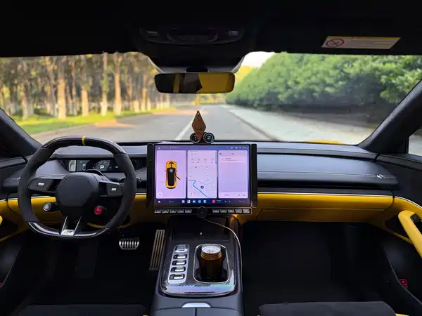 Xiaomi SU7 Ultra 2025