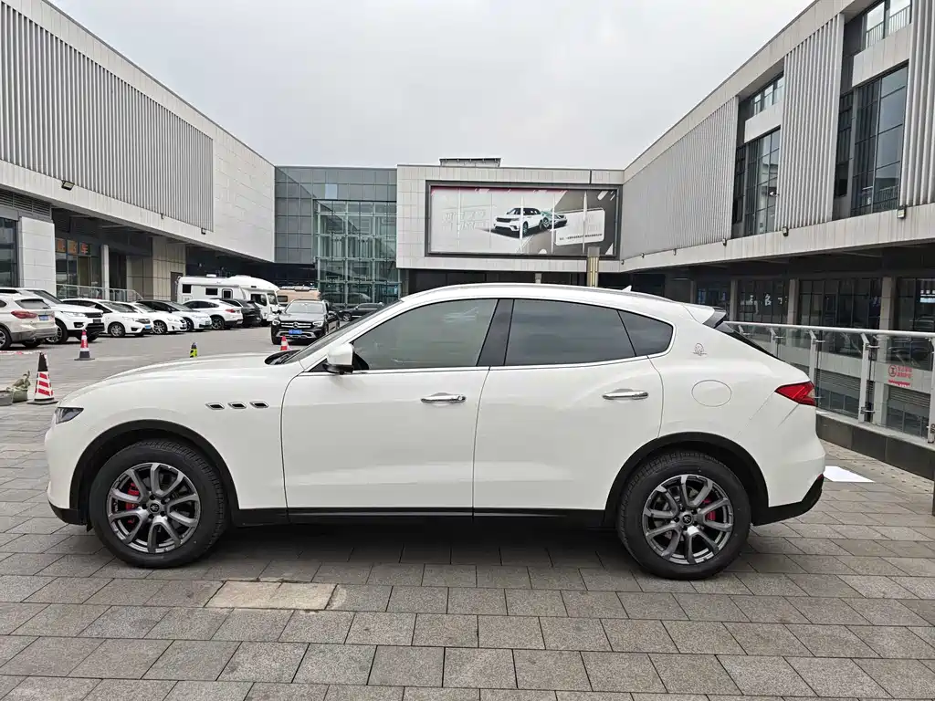 Maserati Levante 2021 — фото 3