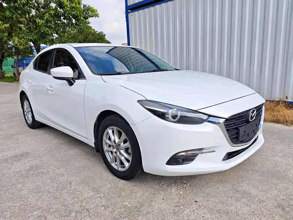 Mazda 3 Axela 2017 — фото 3