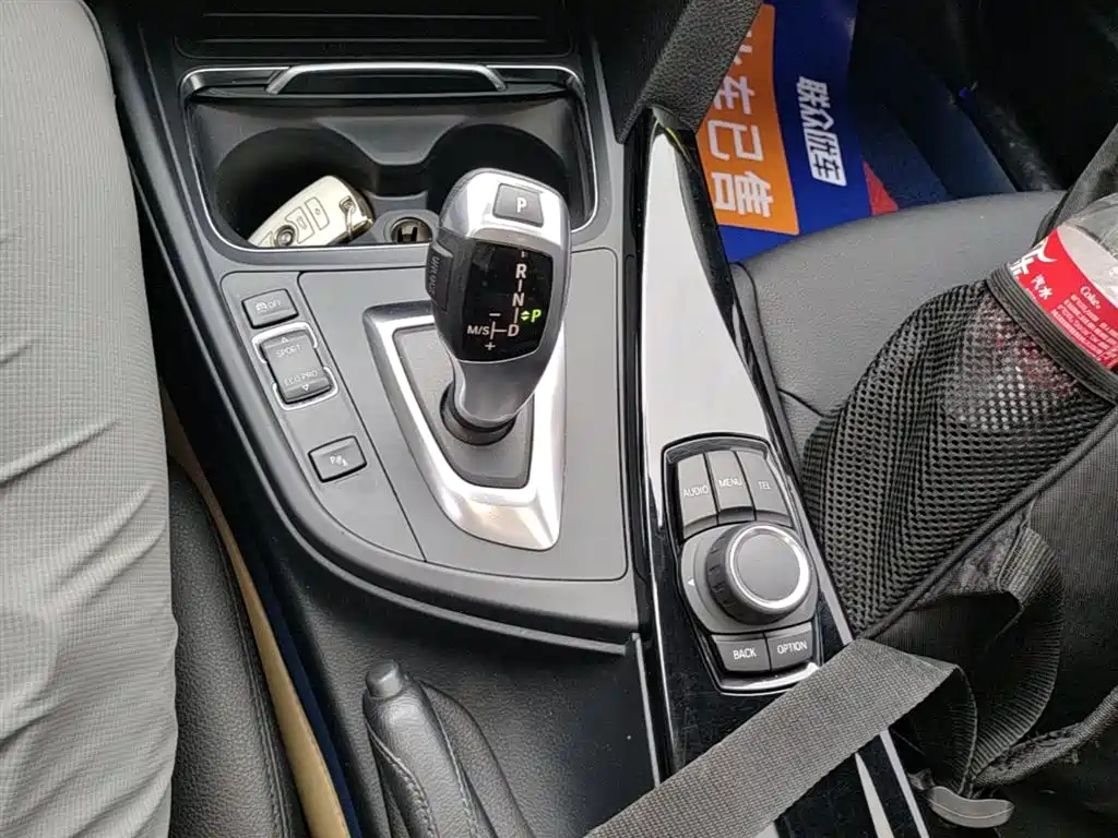 BMW 3 Series 2016 — фото 14