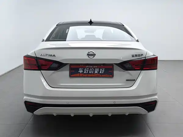 Nissan Teana 2022