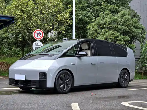 Li Auto MEGA 2024