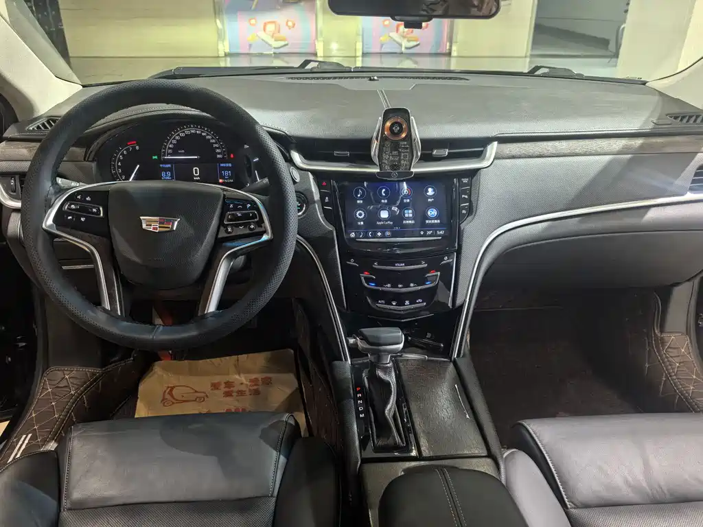 Cadillac XTS 2018 — фото 12
