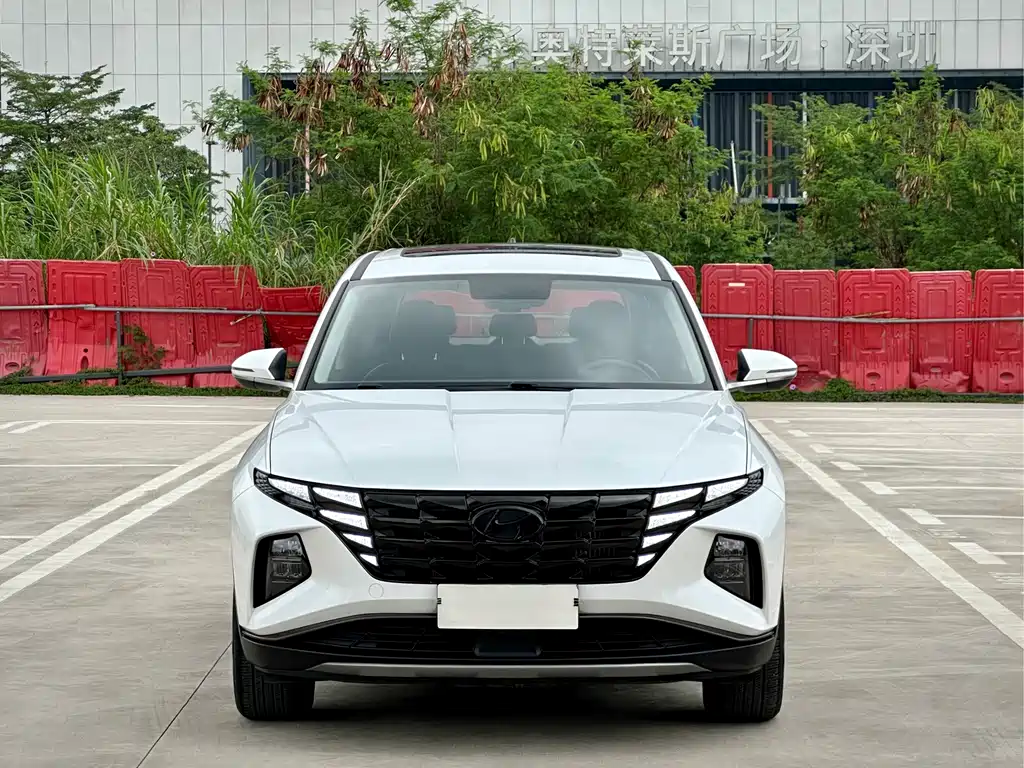 Hyundai Tucson 2023 — фото 2