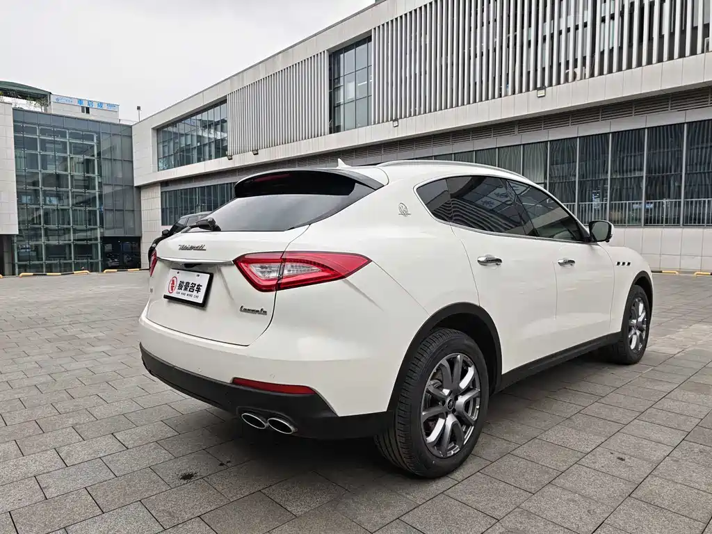 Maserati Levante 2021 — фото 28