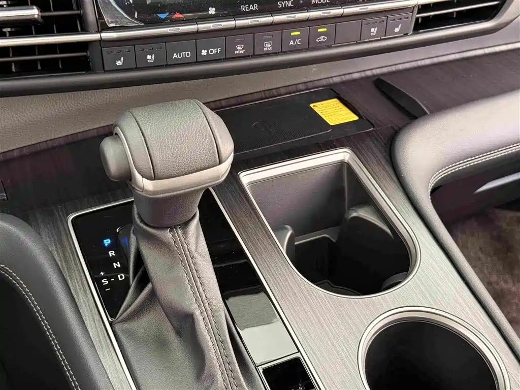 Toyota Sienna 2026 — фото 19