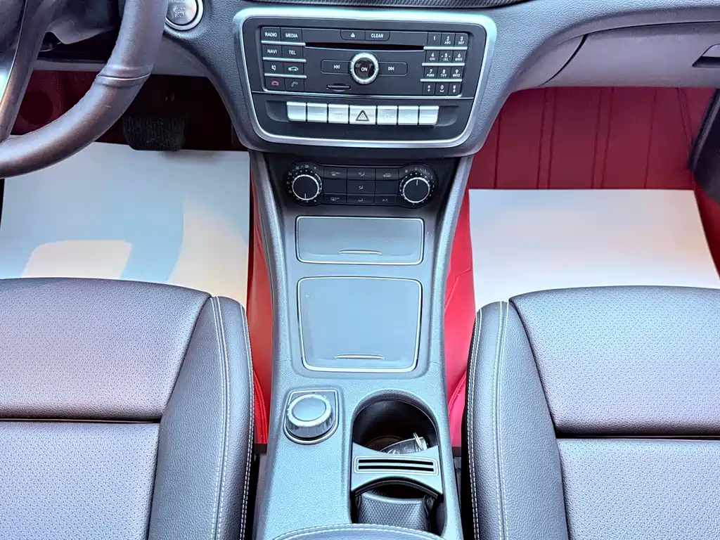 Mercedes-Benz GLA 2017 — фото 15