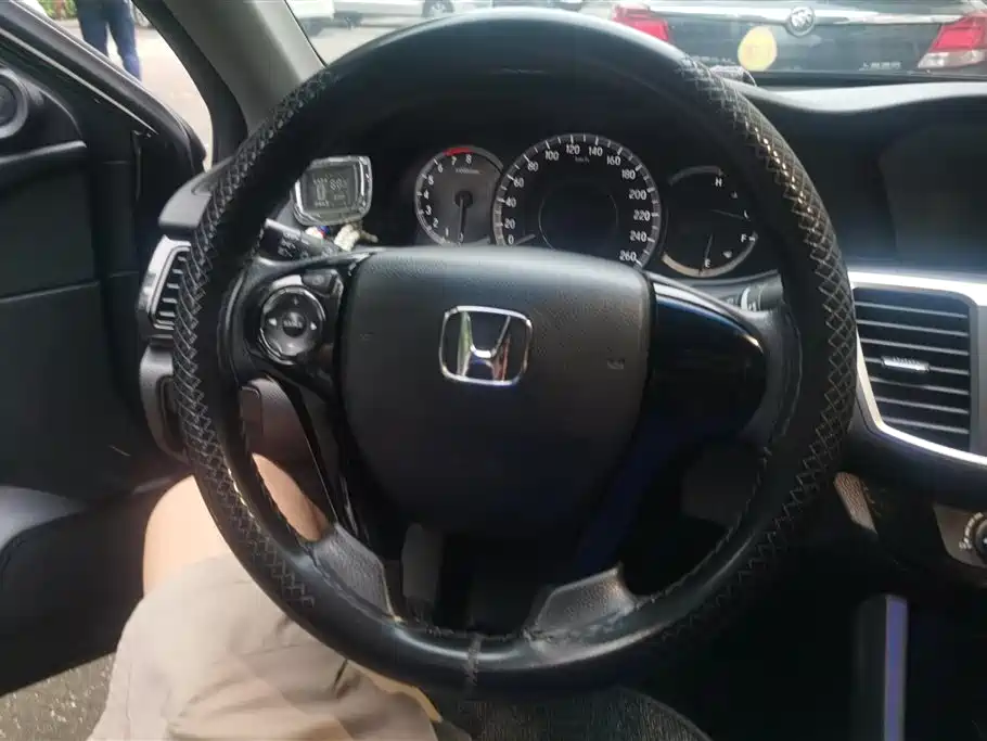 Honda Accord 2018 — фото 15