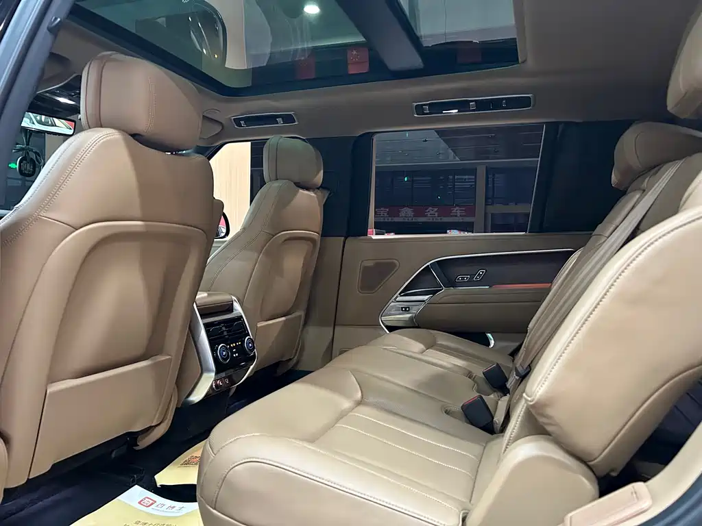 Land Rover Range Rover 2023 — фото 20