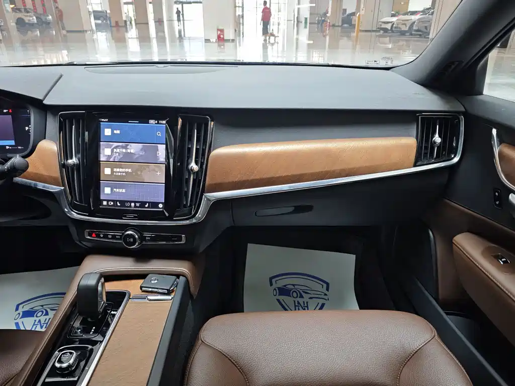 Volvo S90 2024 — фото 15