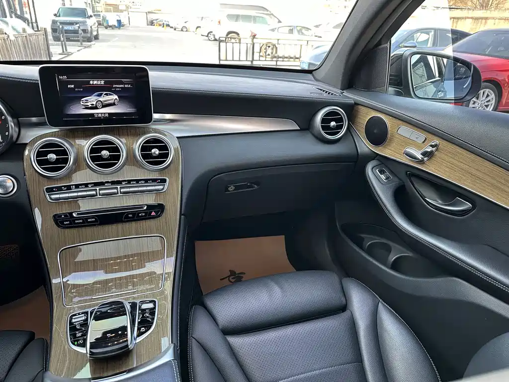 Mercedes-Benz GLC Coupe 2018 — фото 17