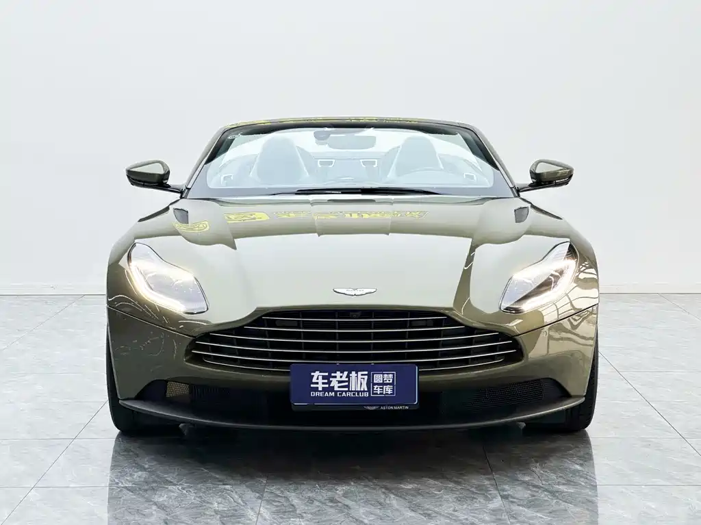 Aston Martin DB11 2023 — фото 2