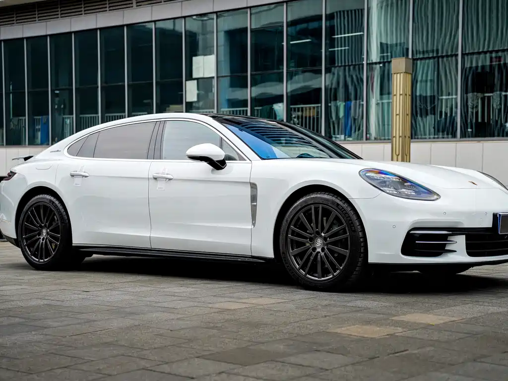 Porsche Panamera 2018 — фото 3