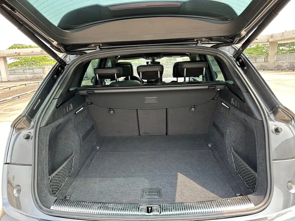 Audi Q5L 2023 — фото 14