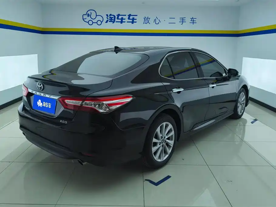 Toyota Camry 2021 — фото 3