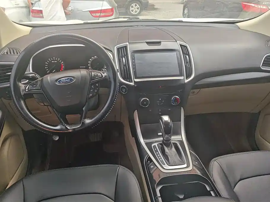 Ford Edge 2016 — фото 12