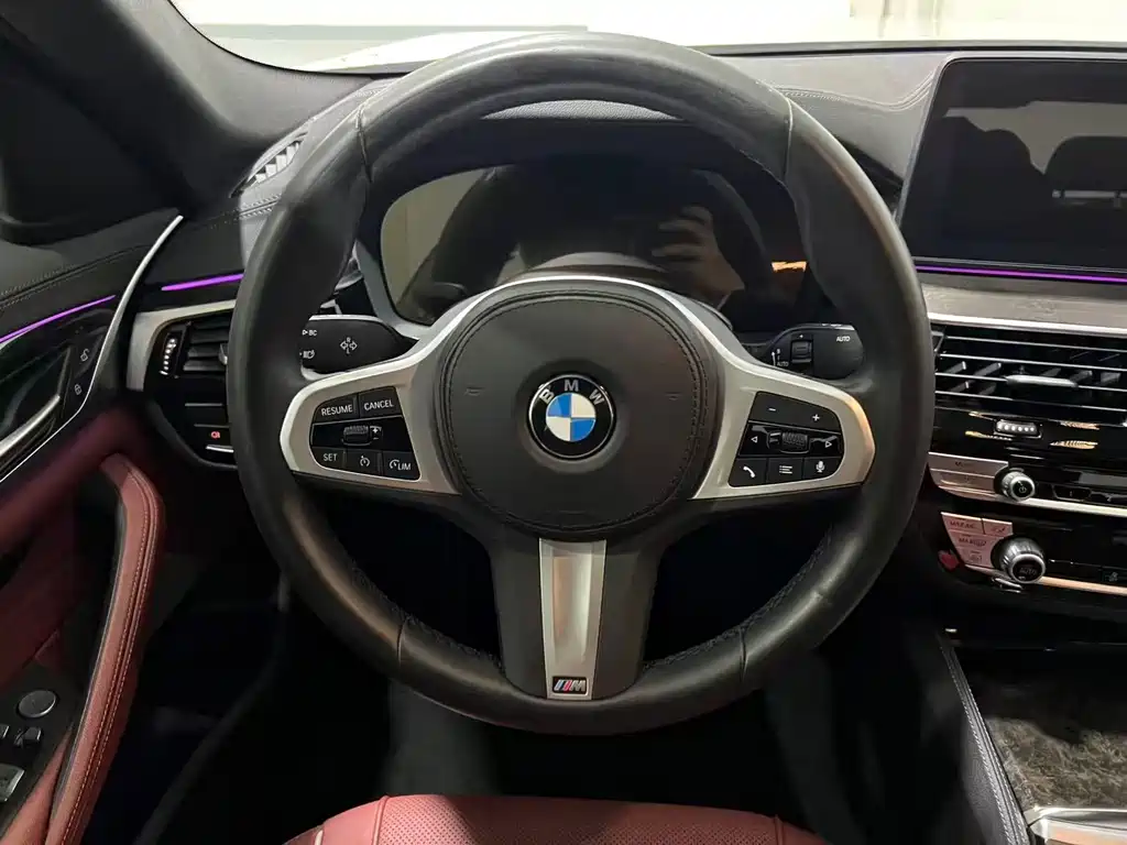 BMW 5 Series 2021 — фото 13