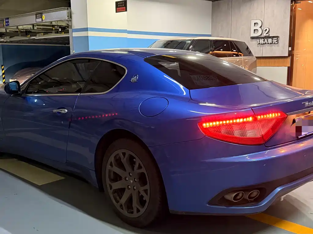 Maserati GranTurismo 2018 — фото 9