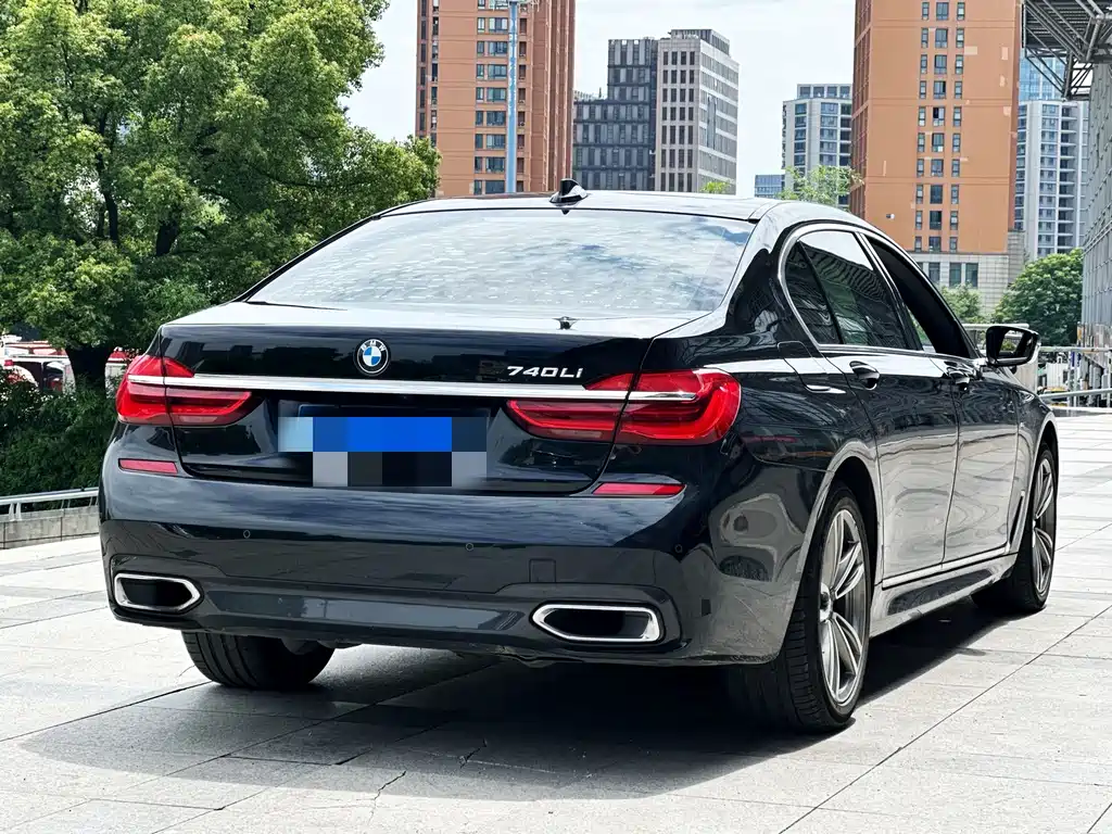 BMW 7 Series 2017 — фото 6