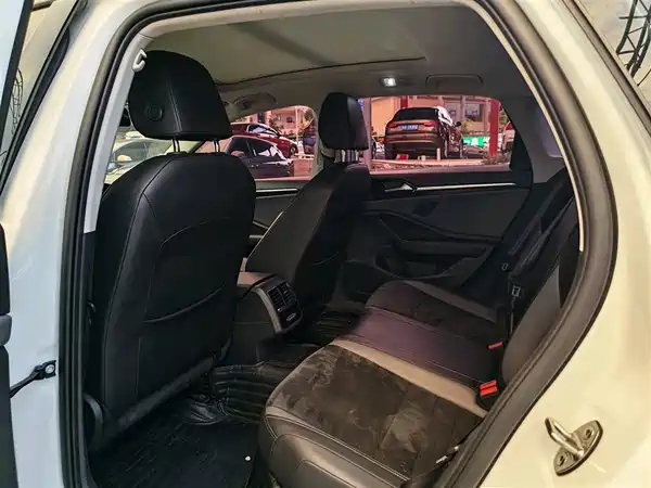 Volkswagen Sagitar 2019