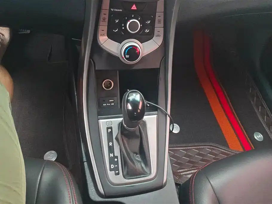 Hyundai Elantra Langdong 2017 — фото 16