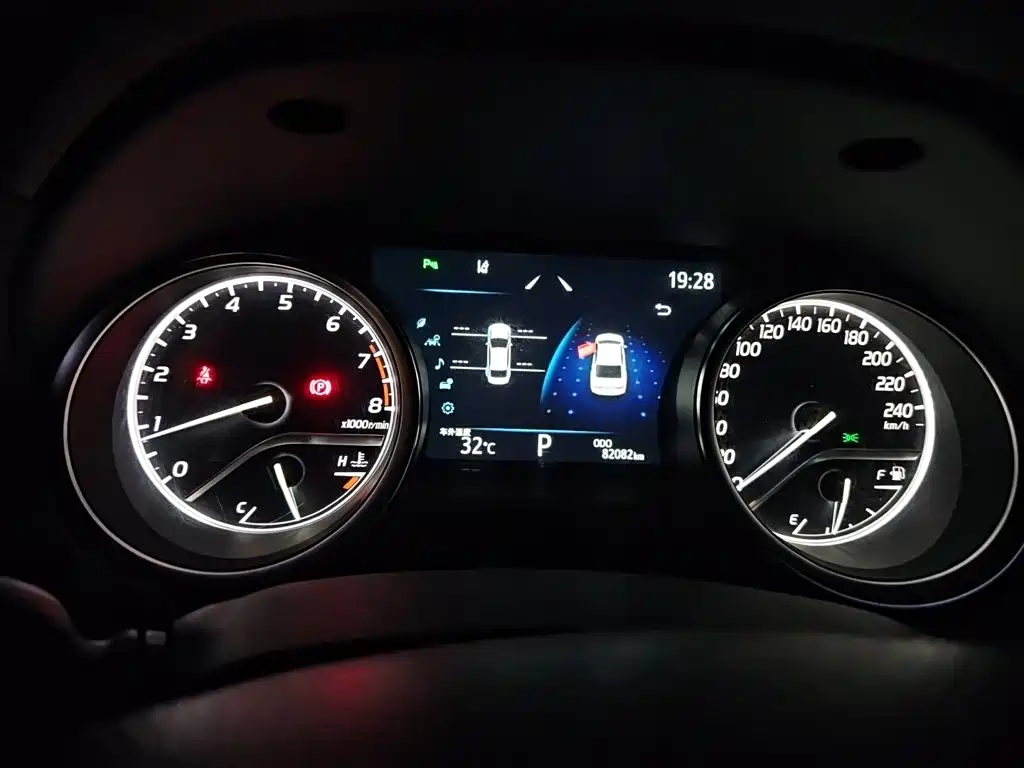 Toyota Camry 2021 — фото 13