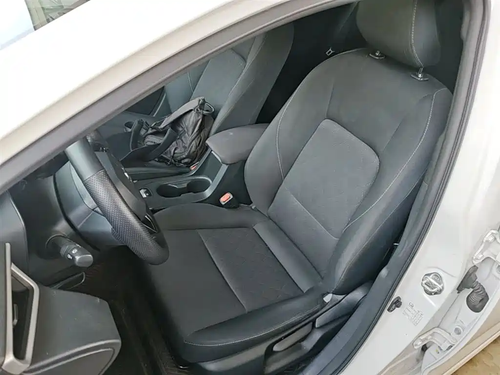 Toyota Corolla 2023 — фото 15