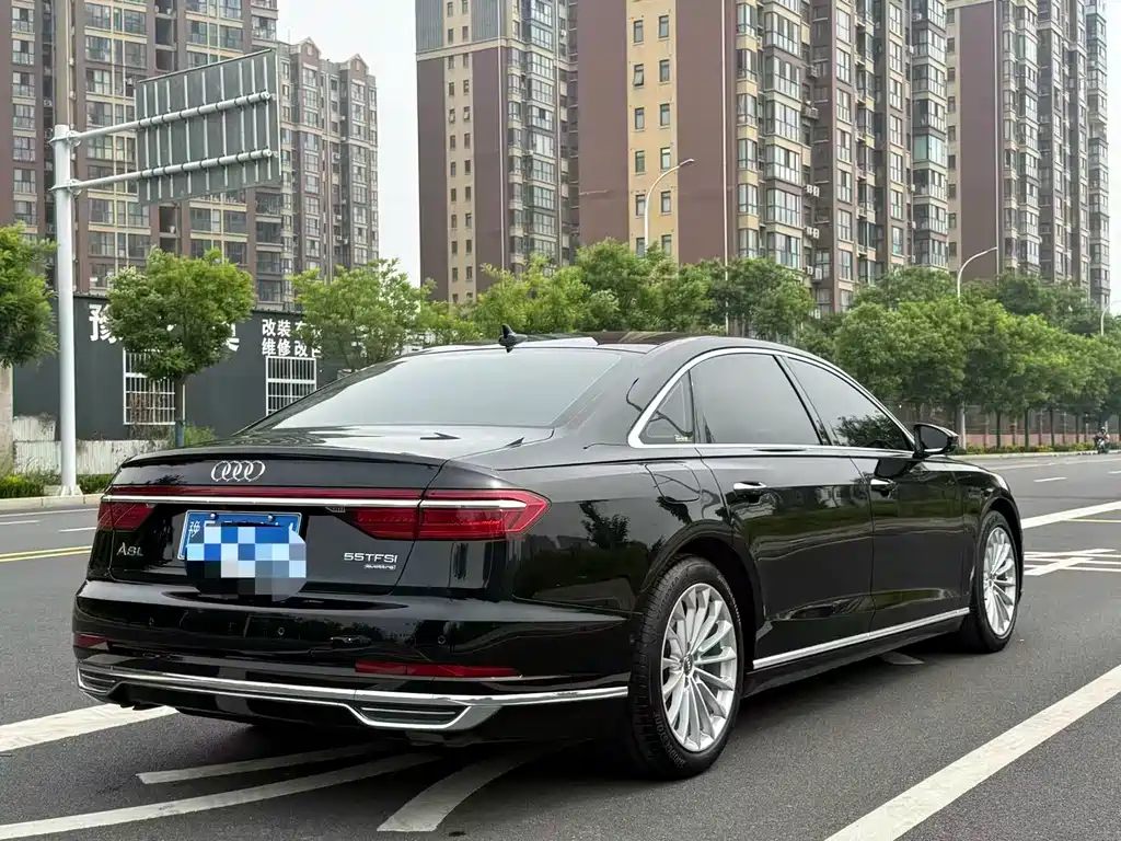 Audi A8 2020 — фото 21