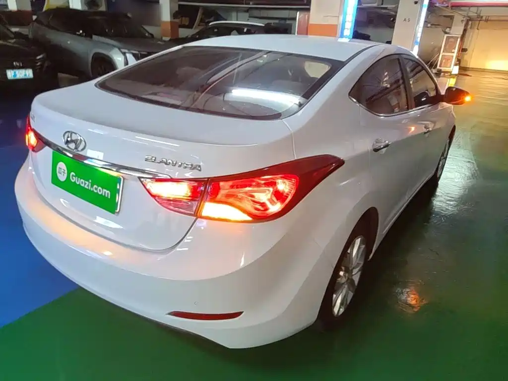 Hyundai Elantra 2018