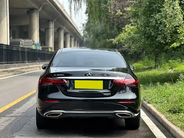 Mercedes-Benz E-Class 2022