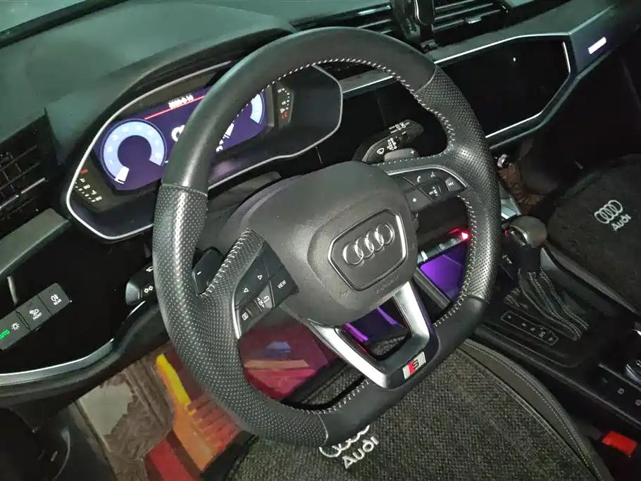 Audi Q3 2021 — фото 15