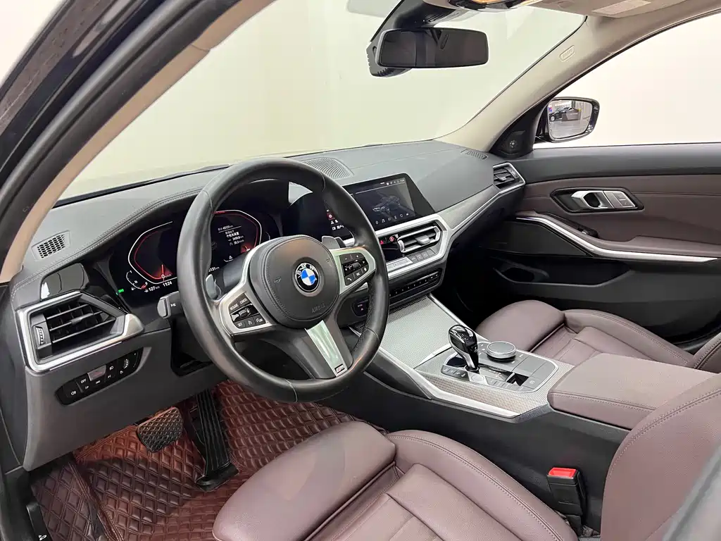 BMW 3 Series 2021 — фото 18