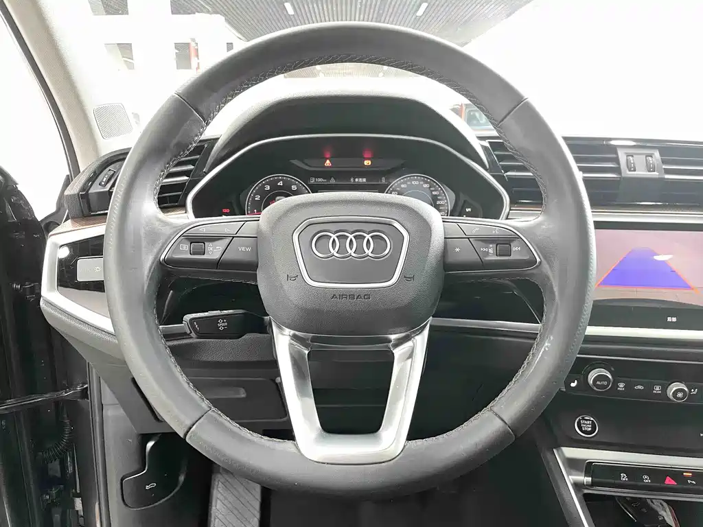 Audi Q3 2023 — фото 8