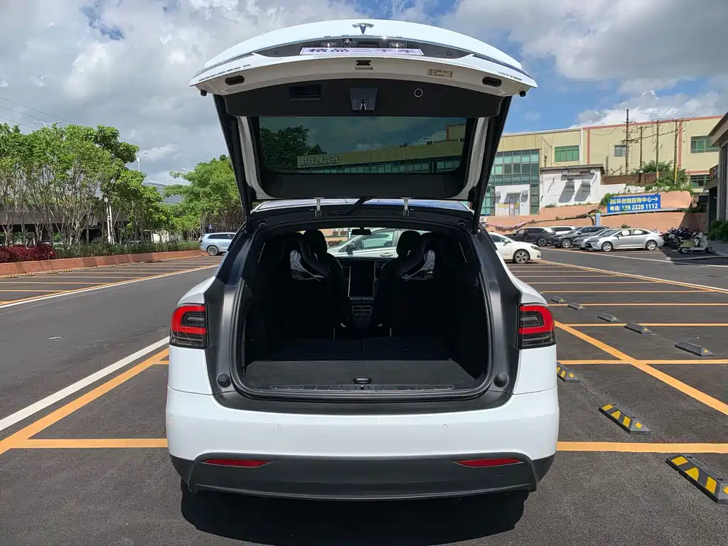 Tesla Model X 2016