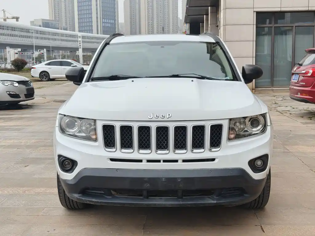 Jeep Compass 2015 — фото 2