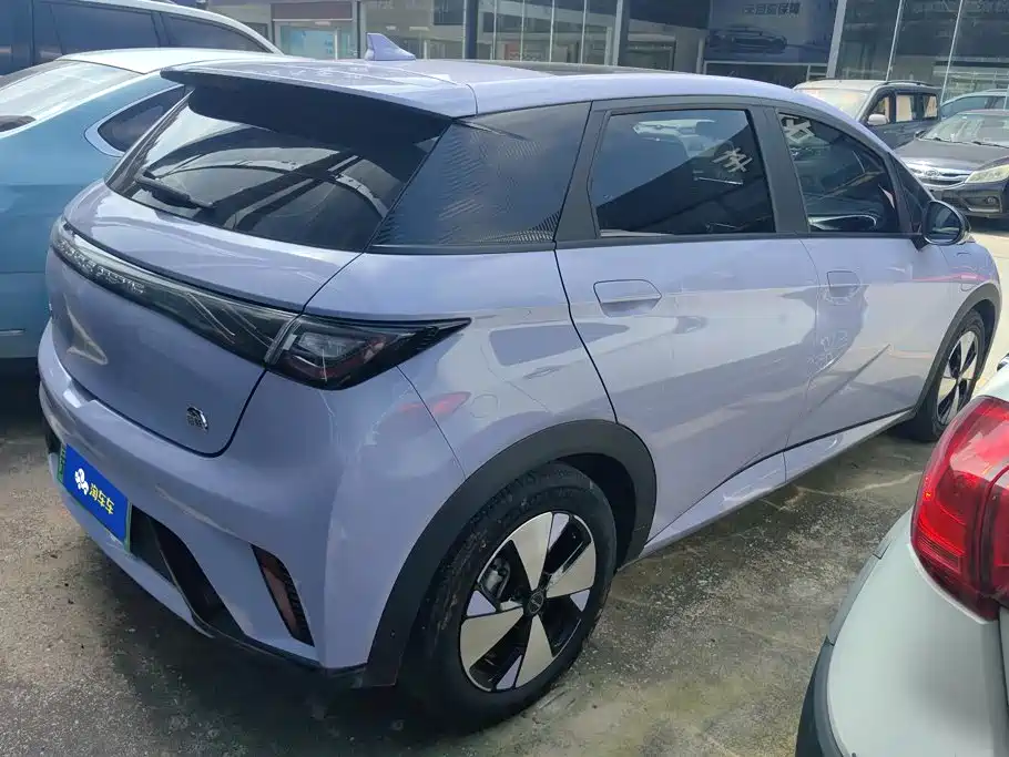 BYD Dolphin 2023