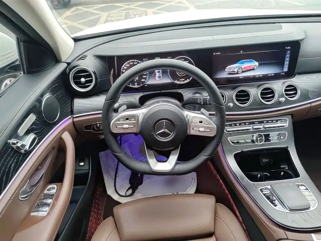 Mercedes-Benz E-Class 2019 — фото 11