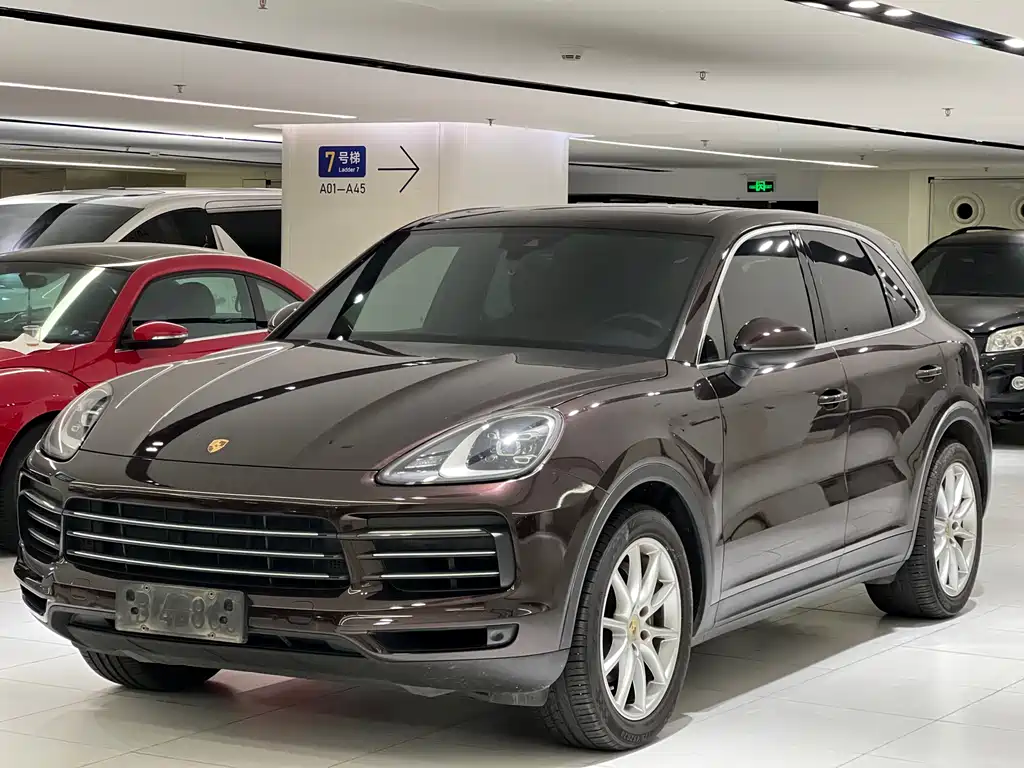 Porsche Cayenne 2019 — фото 1