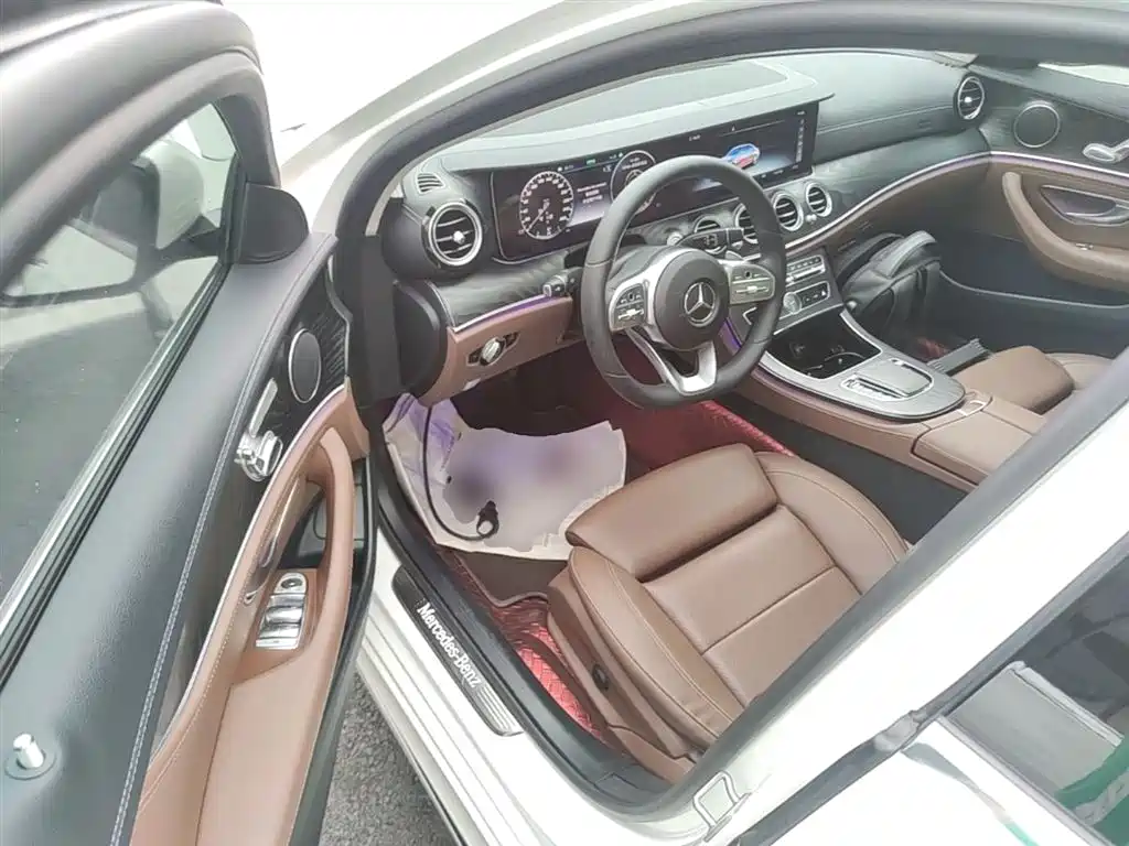 Mercedes-Benz E-Class 2019 — фото 16