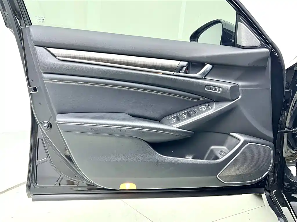 Honda Accord 2022 — фото 15