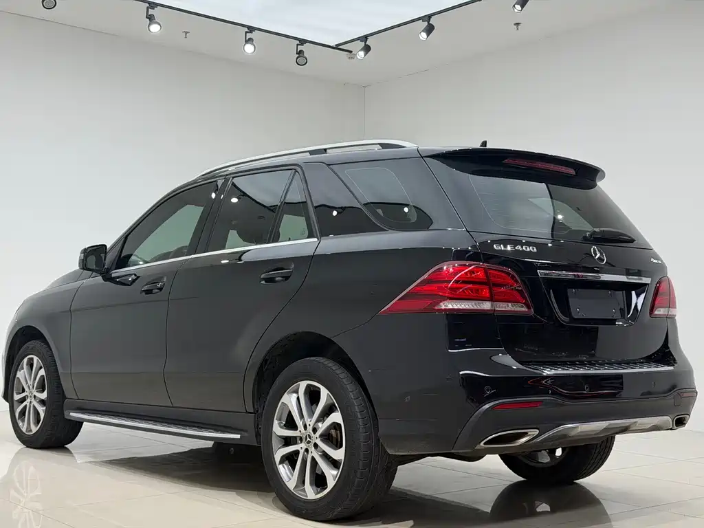 Mercedes-Benz GLE 2017 — фото 15