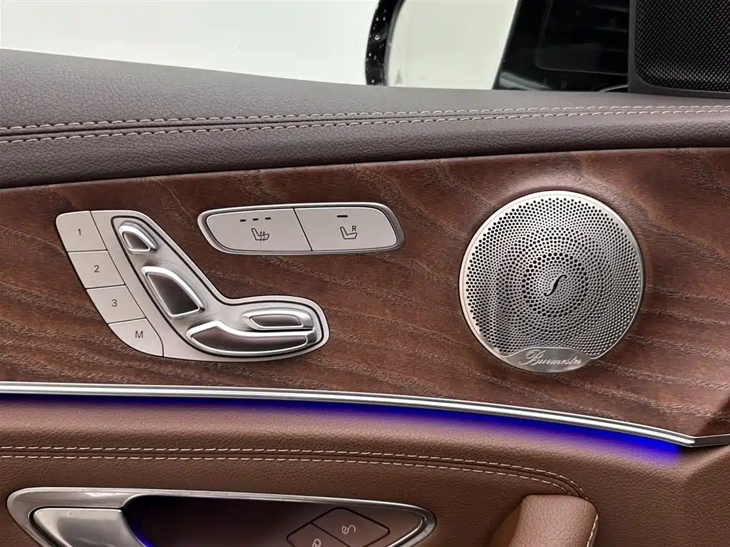 Mercedes-Benz E-Class 2021 — фото 15