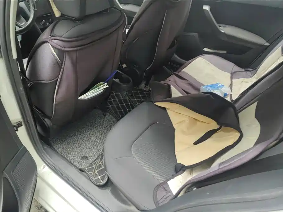 Skoda Rapid Spaceback 2016 — фото 11