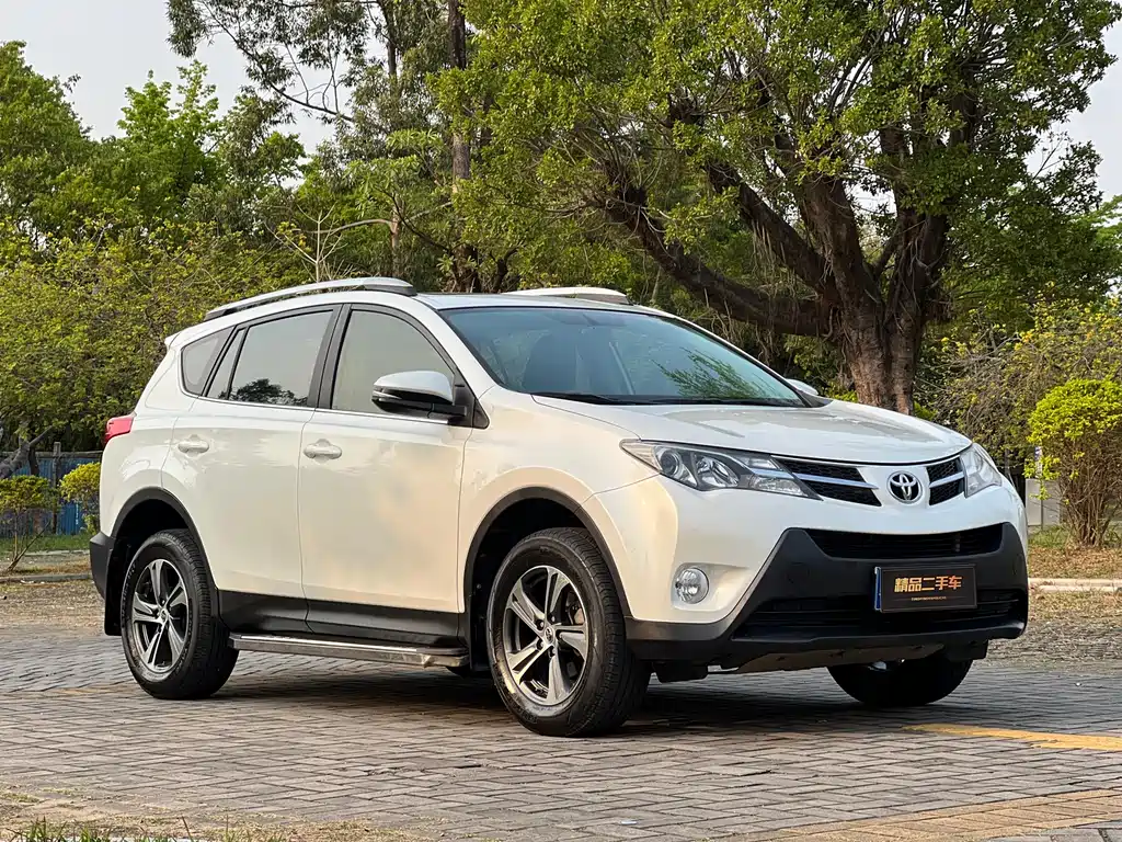 Toyota RAV4 2016 — фото 3