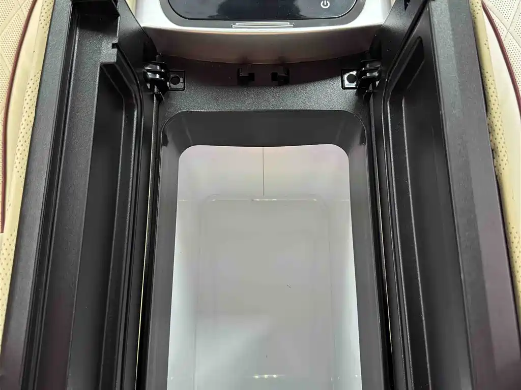Mercedes-Benz Vito 2022 — фото 15