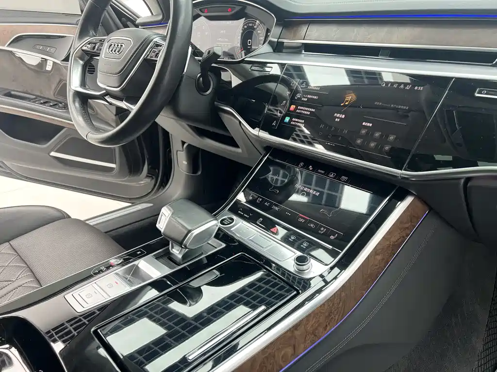 Audi A8 2022 — фото 20