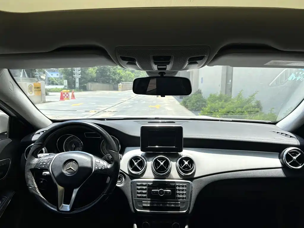 Mercedes-Benz GLA 2015