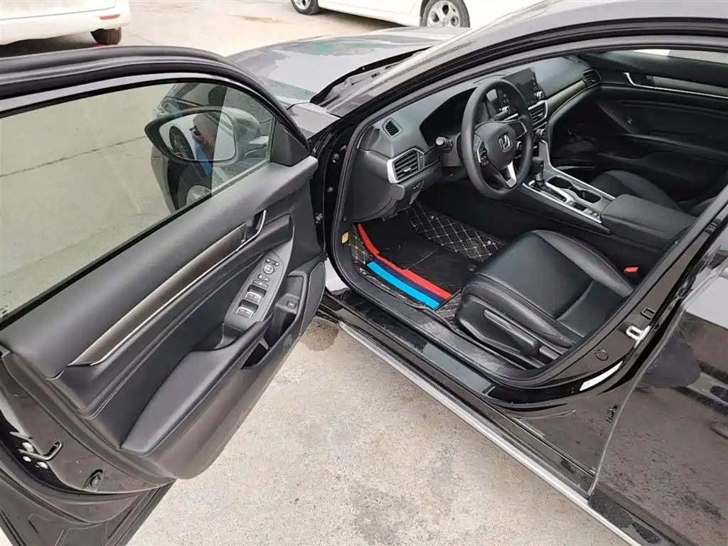 Honda Accord 2019 — фото 16