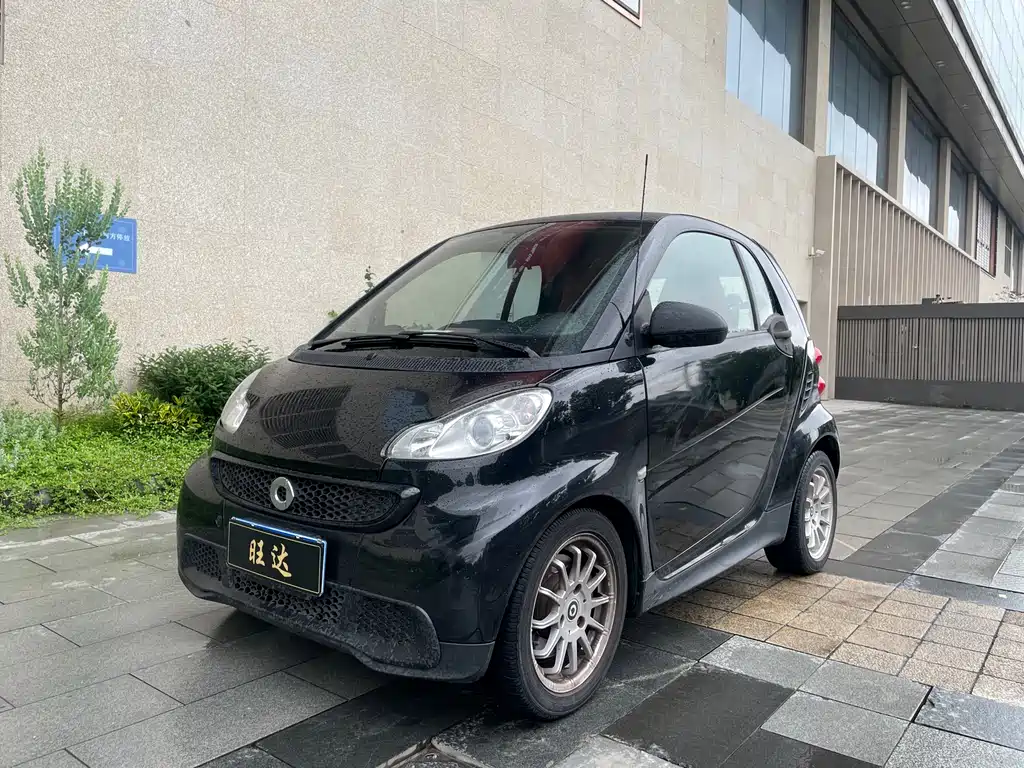 smart Fortwo 2015 — фото 1